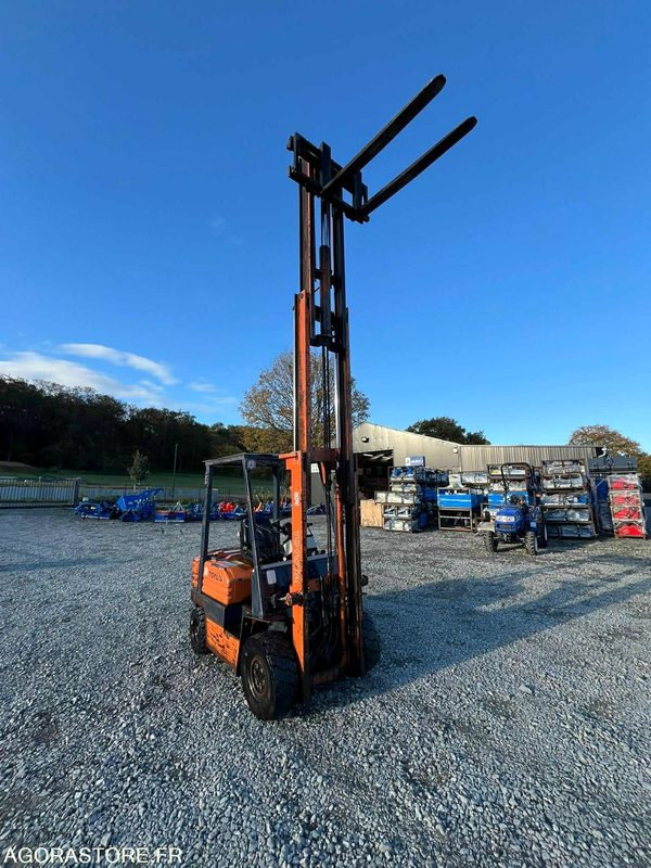 TOYOTA chariot levée libre TOYOTA 025FD18 Diesel - Carretilla elevadora diésel: foto 1 TOYOTA chariot levée libre TOYOTA 025FD18 Diesel - Carretilla elevadora diésel: foto 1