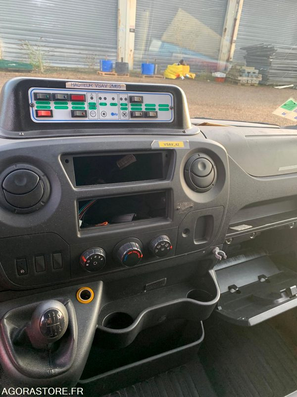 VSAV RENAULT MASTER3 BW219QR - Furgón: foto 5 VSAV RENAULT MASTER3 BW219QR - Furgón: foto 5