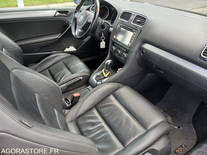 Volkswagen golf cabriolet 1.6 tsi 160cv dsg7 2015 155118 KM - Coche: foto 4 Volkswagen golf cabriolet 1.6 tsi 160cv dsg7 2015 155118 KM - Coche: foto 4