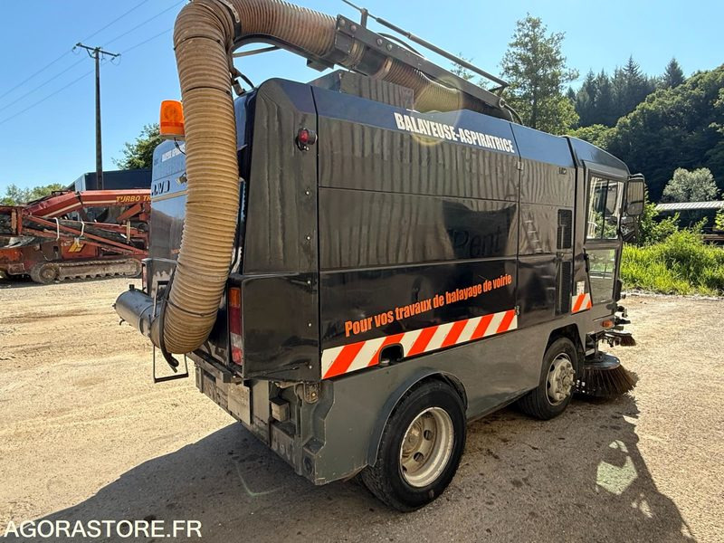 Balayeuse aspiratrice MATHIEUX C 560-2003-6077 Heures - Barredora vial: foto 4 Balayeuse aspiratrice MATHIEUX C 560-2003-6077 Heures - Barredora vial: foto 4