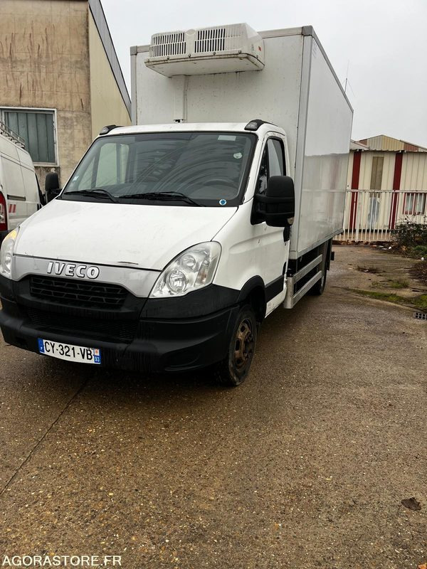 Iveco 35c13 frigorifique 185000km 2013 - Furgoneta frigorifica: foto 1 Iveco 35c13 frigorifique 185000km 2013 - Furgoneta frigorifica: foto 1