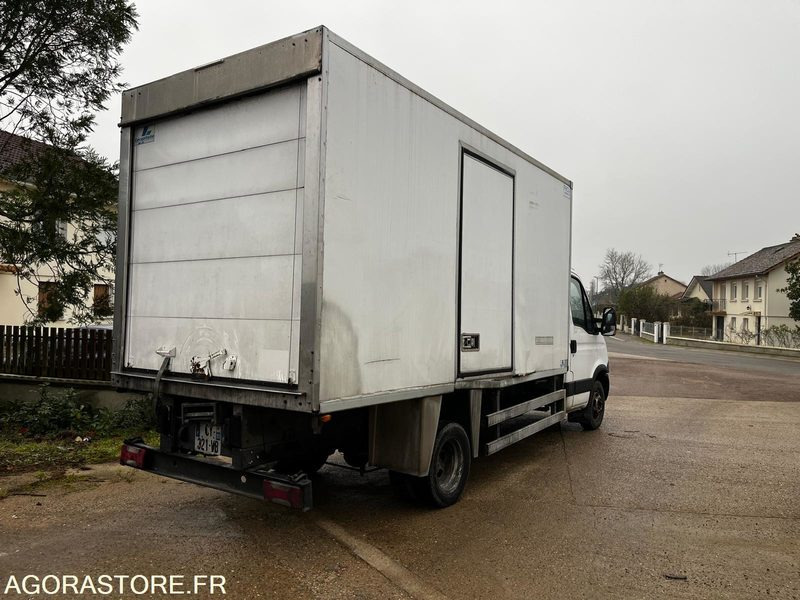 Iveco 35c13 frigorifique 185000km 2013 - Furgoneta frigorifica: foto 4 Iveco 35c13 frigorifique 185000km 2013 - Furgoneta frigorifica: foto 4