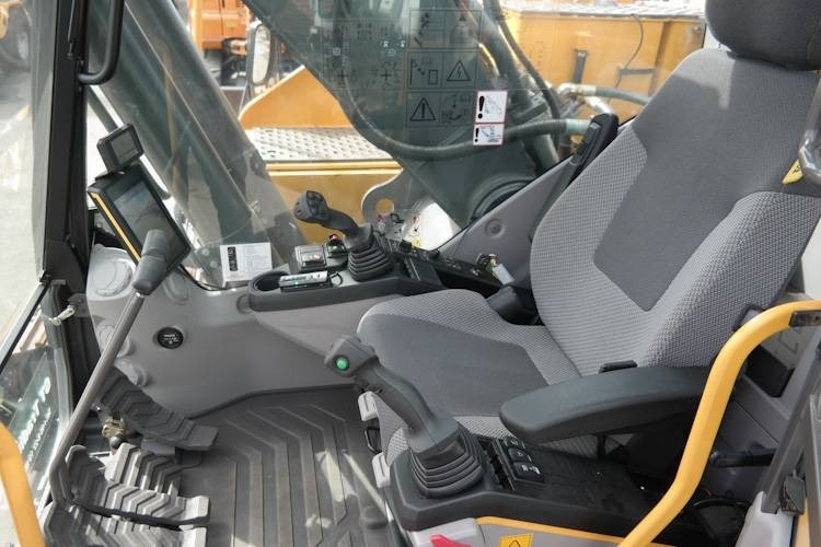 Volvo EC220 E *Uthyres*  - Excavadora de cadenas: foto 3 Volvo EC220 E *Uthyres*  - Excavadora de cadenas: foto 3