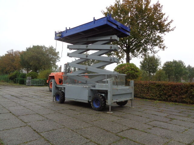 Plataforma de tijeras Liftlux SL172-24D4WD: foto 18