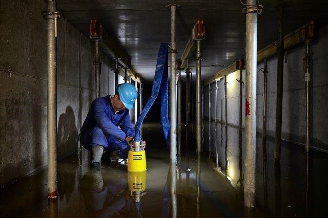 Atlas Copco Weda D04N Schmutzwasserpumpe - Bomba de agua: foto 4 Atlas Copco Weda D04N Schmutzwasserpumpe - Bomba de agua: foto 4