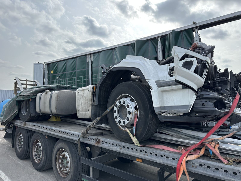DAF XF 480 FT (XG) parts - Cabina e interior para Camión: foto 2 DAF XF 480 FT (XG) parts - Cabina e interior para Camión: foto 2