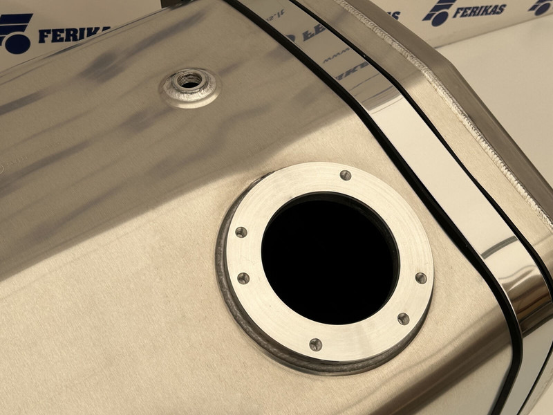 Depósito hidráulico para Camión nuevo Hydraulic aluminum oil tank 300L: foto 6