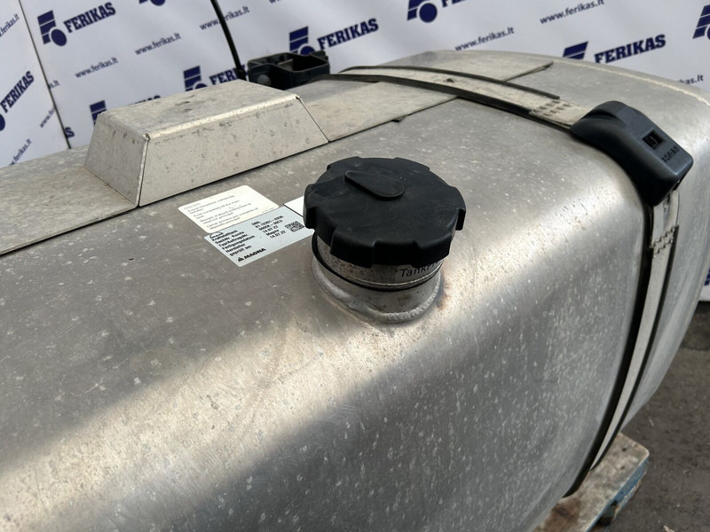 MAN complete fuel tank with brackets - Depósito de combustible para Camión: foto 4 MAN complete fuel tank with brackets - Depósito de combustible para Camión: foto 4