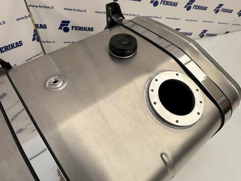 Mercedes-Benz - Depósito hidráulico para Camión: foto 2 Mercedes-Benz - Depósito hidráulico para Camión: foto 2