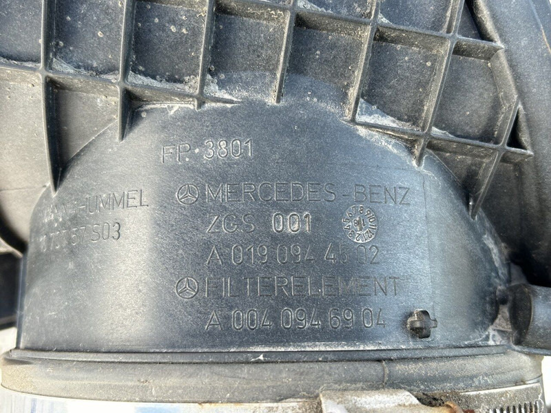 Mercedes-Benz air filter box - Filtro de cabina para Camión: foto 3 Mercedes-Benz air filter box - Filtro de cabina para Camión: foto 3