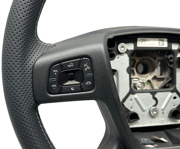 Mercedes-Benz steering wheel, refurbished - Volante para Camión: foto 3 Mercedes-Benz steering wheel, refurbished - Volante para Camión: foto 3