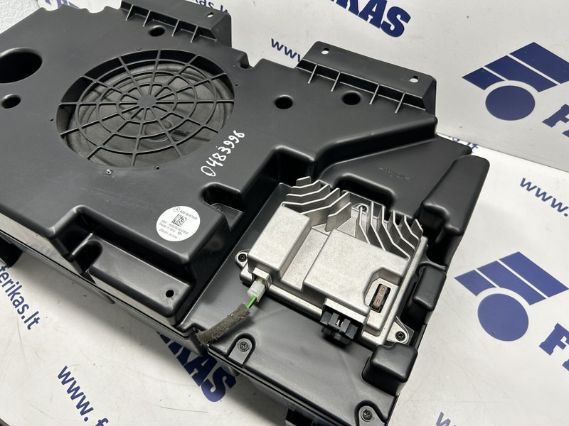 Mercedes-Benz subwoofer, speaker 24V - Cabina e interior para Camión: foto 2 Mercedes-Benz subwoofer, speaker 24V - Cabina e interior para Camión: foto 2