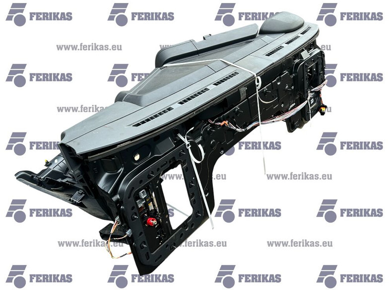 Renault complete dashboard - Parachoques para Camión: foto 4 Renault complete dashboard - Parachoques para Camión: foto 4