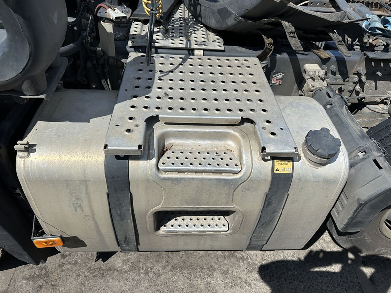 Renault fuel tank 480L - Depósito de combustible para Camión: foto 4 Renault fuel tank 480L - Depósito de combustible para Camión: foto 4
