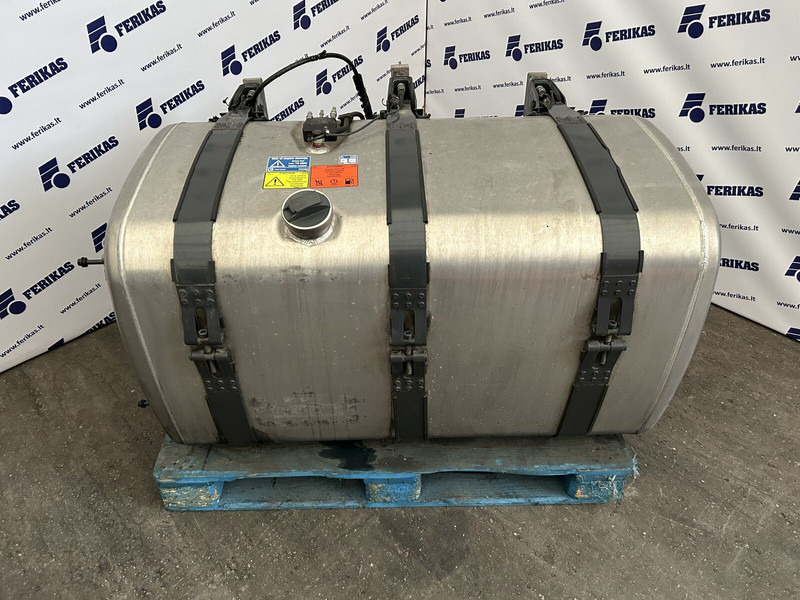Scania 525L complete fuel tank with fuel optimiser brackets 700x725x124 - Depósito de combustible para Camión: foto 1 Scania 525L complete fuel tank with fuel optimiser brackets 700x725x124 - Depósito de combustible para Camión: foto 1
