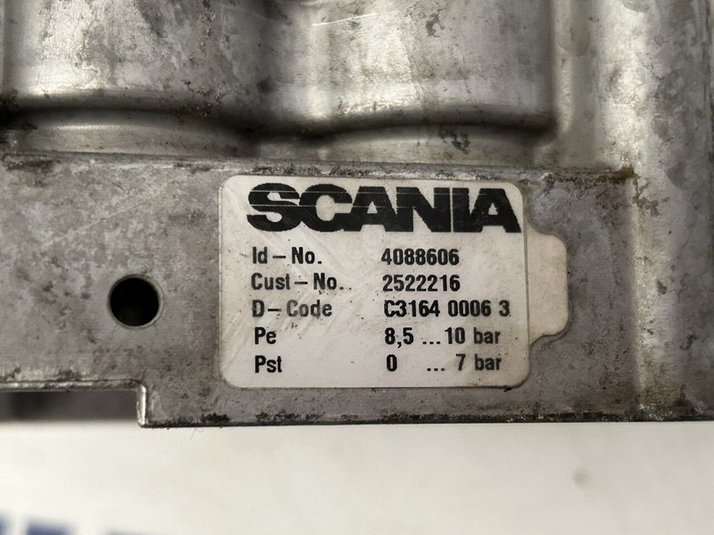 Scania OC13 valve block - Motor y piezas para Camión: foto 5 Scania OC13 valve block - Motor y piezas para Camión: foto 5