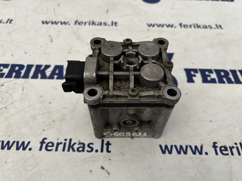 Scania OC13 valve block - Motor y piezas para Camión: foto 2 Scania OC13 valve block - Motor y piezas para Camión: foto 2