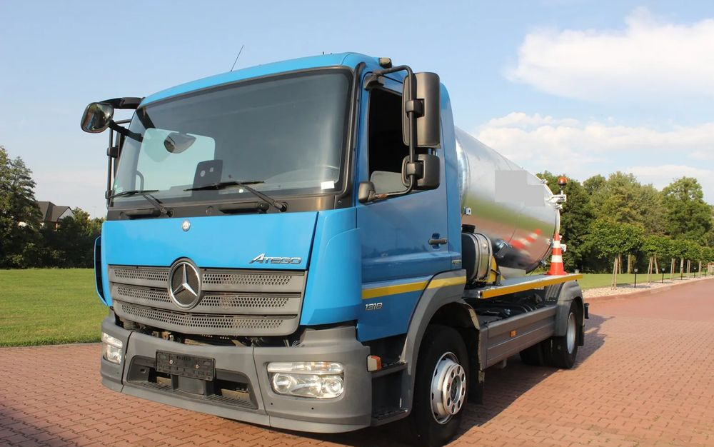 Mercedes-Benz ATEGO 13 18 EURO 6 BLUETEC 6 BECZKAASENIZACYJNA 7 200 LITRÓW - Camión cisterna: foto 1 Mercedes-Benz ATEGO 13 18 EURO 6 BLUETEC 6 BECZKAASENIZACYJNA 7 200 LITRÓW - Camión cisterna: foto 1