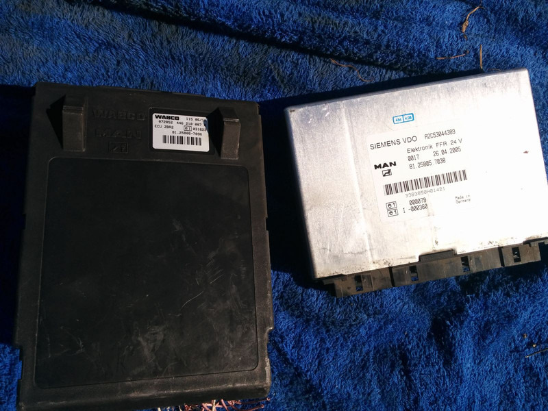 MAN WABCO ECU ZBR2 / 81.25806.7096. - Unidad de control: foto 5 MAN WABCO ECU ZBR2 / 81.25806.7096. - Unidad de control: foto 5