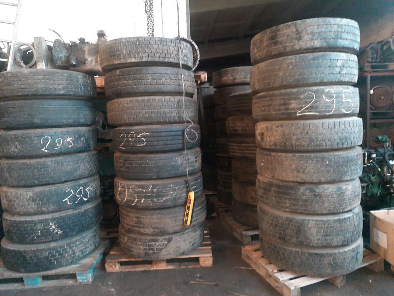 Michelin 295*80R22.5 255*70 \ 275*70* 265\70R19.5 - Neumático para Camión: foto 4 Michelin 295*80R22.5 255*70 \ 275*70* 265\70R19.5 - Neumático para Camión: foto 4