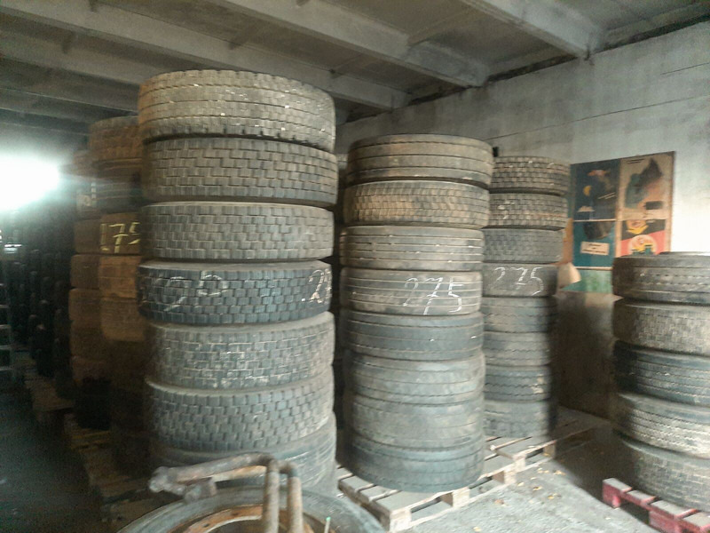 Michelin 295*80R22.5 255*70 \ 275*70* 265\70R19.5 - Neumático para Camión: foto 3 Michelin 295*80R22.5 255*70 \ 275*70* 265\70R19.5 - Neumático para Camión: foto 3