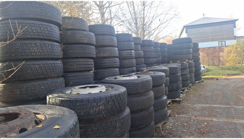 Michelin 295*80R22.5 255*70 \ 275*70* 265\70R19.5 - Neumático para Camión: foto 1 Michelin 295*80R22.5 255*70 \ 275*70* 265\70R19.5 - Neumático para Camión: foto 1
