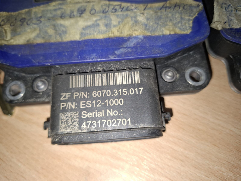 ZF 6070-054-023 - Caja de cambios: foto 3 ZF 6070-054-023 - Caja de cambios: foto 3