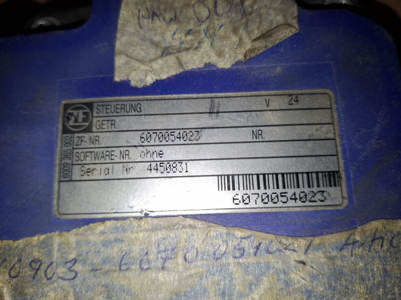 ZF 6070-054-023 - Caja de cambios: foto 2 ZF 6070-054-023 - Caja de cambios: foto 2