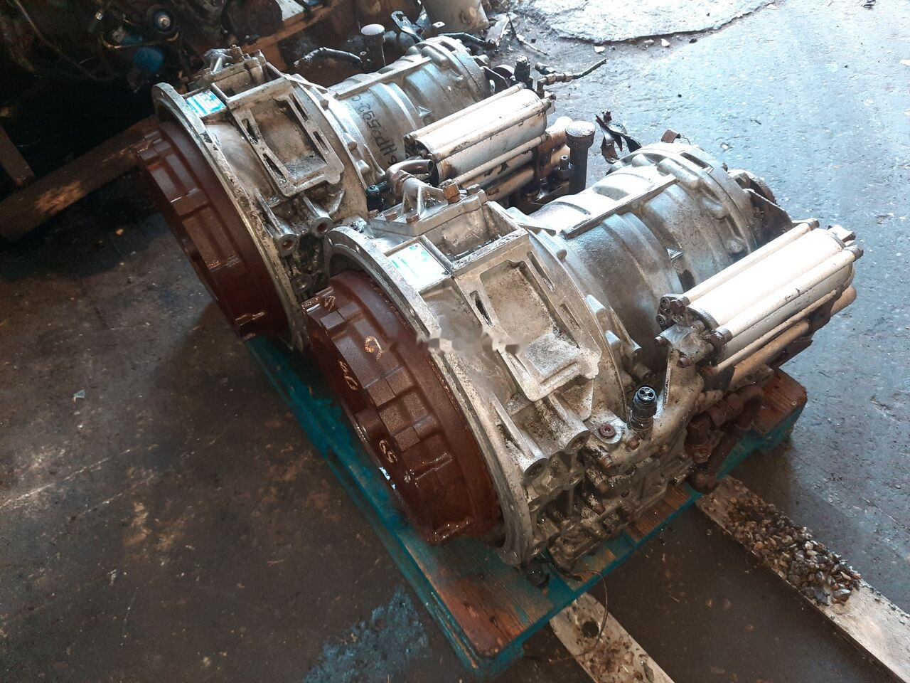 ZF 6HP604C .6HP502C. 6HP552C .6HP602C. 6HP592C. 6HP504C .6HP604C. 6 Volvo Man/ Volvo. Scnia. Mersedes - Caja de cambios para Autobús: foto 3 ZF 6HP604C .6HP502C. 6HP552C .6HP602C. 6HP592C. 6HP504C .6HP604C. 6 Volvo Man/ Volvo. Scnia. Mersedes - Caja de cambios para Autobús: foto 3