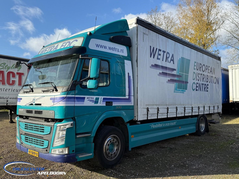 Volvo FM Schuifdak, Laadklep, Globetrotter - Camión lona: foto 1 Volvo FM Schuifdak, Laadklep, Globetrotter - Camión lona: foto 1