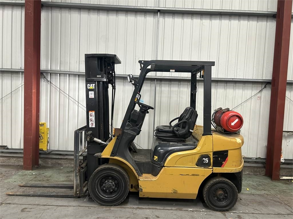 CAT GP25NT - Carretilla elevadora de gas: foto 1 CAT GP25NT - Carretilla elevadora de gas: foto 1