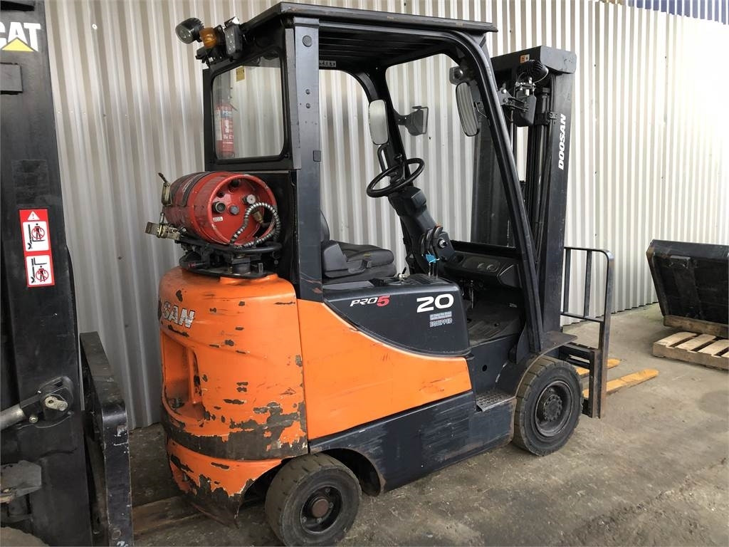 Doosan G20 SC-5 - Carretilla elevadora de gas: foto 4 Doosan G20 SC-5 - Carretilla elevadora de gas: foto 4