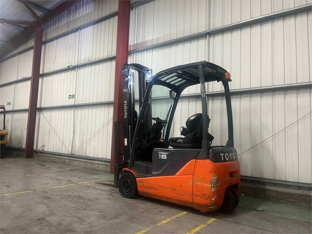 Toyota 8FBET16 - Carretilla elevadora eléctrica: foto 5 Toyota 8FBET16 - Carretilla elevadora eléctrica: foto 5