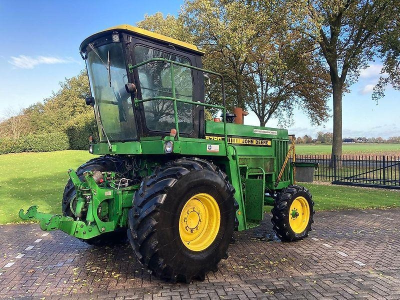 John Deere 5720  - Maquinaria agrícola: foto 1 John Deere 5720  - Maquinaria agrícola: foto 1