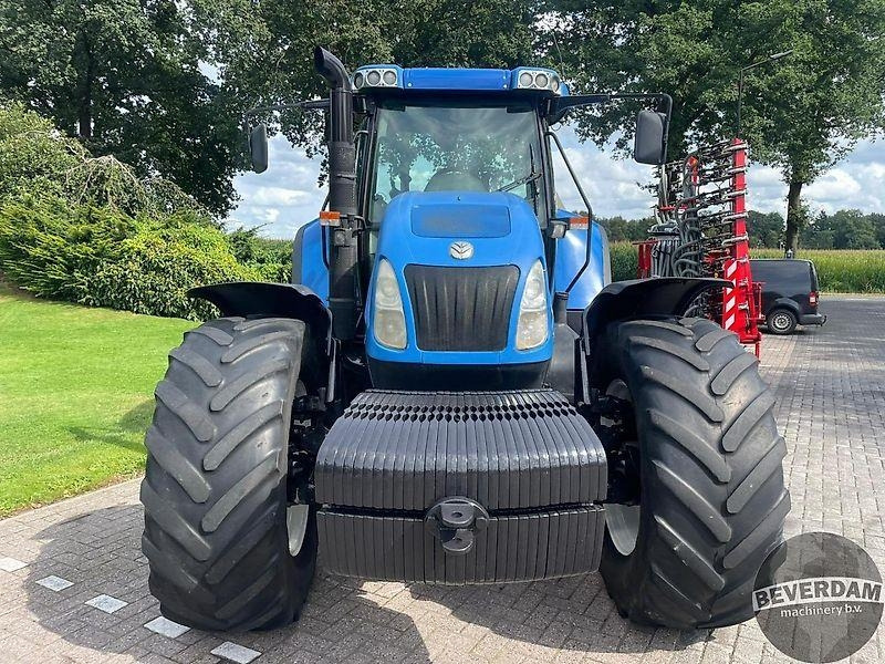 New Holland TVT 170 - Tractor: foto 3 New Holland TVT 170 - Tractor: foto 3