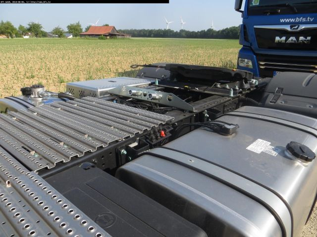 MAN TGX 18.460 4x2 LLS Kipphydraulik, Kompressor - Cabeza tractora: foto 3 MAN TGX 18.460 4x2 LLS Kipphydraulik, Kompressor - Cabeza tractora: foto 3