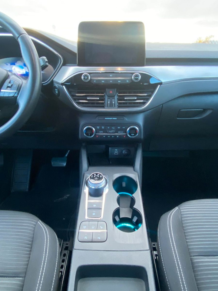 Ford Kuga Titanium 4X4 AWD - SUV/ Todoterreno: foto 5 Ford Kuga Titanium 4X4 AWD - SUV/ Todoterreno: foto 5