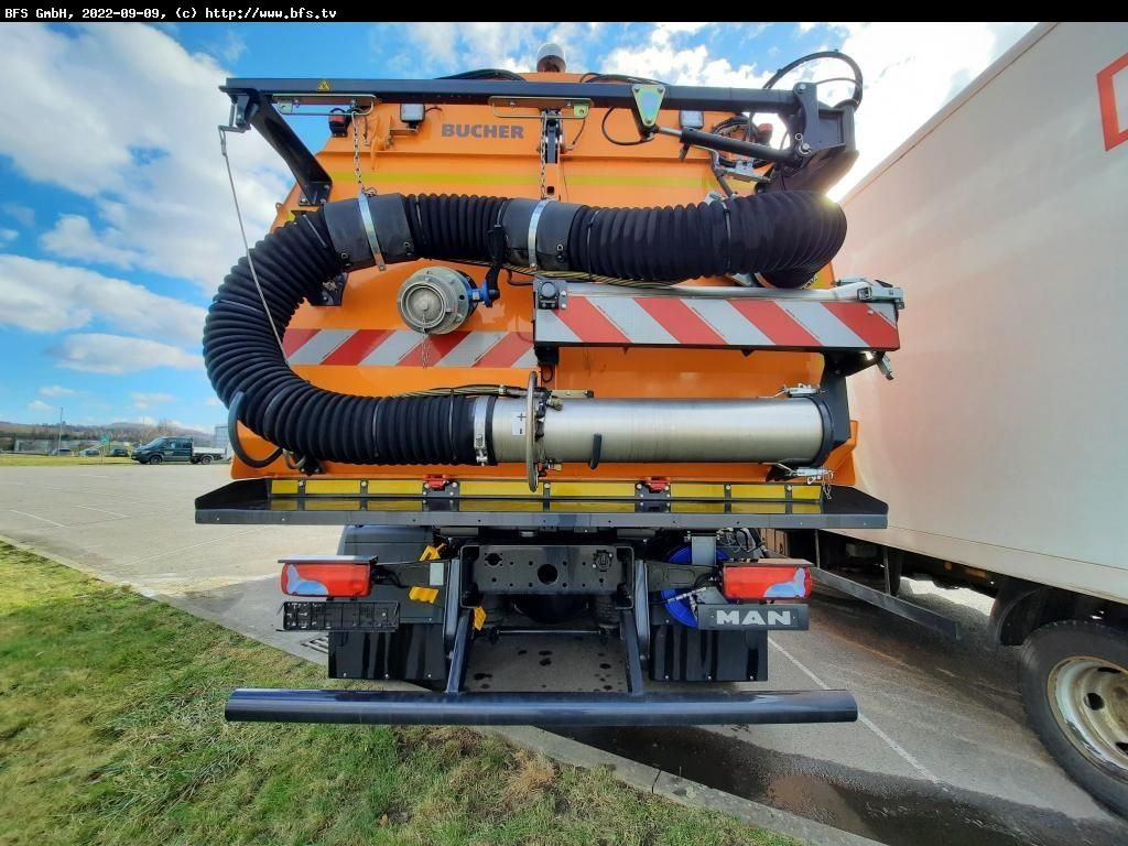 MAN TGS 18.420 4X2 BL Bucher OF 8000 TWIN beidseitig - Barredora vial: foto 3 MAN TGS 18.420 4X2 BL Bucher OF 8000 TWIN beidseitig - Barredora vial: foto 3