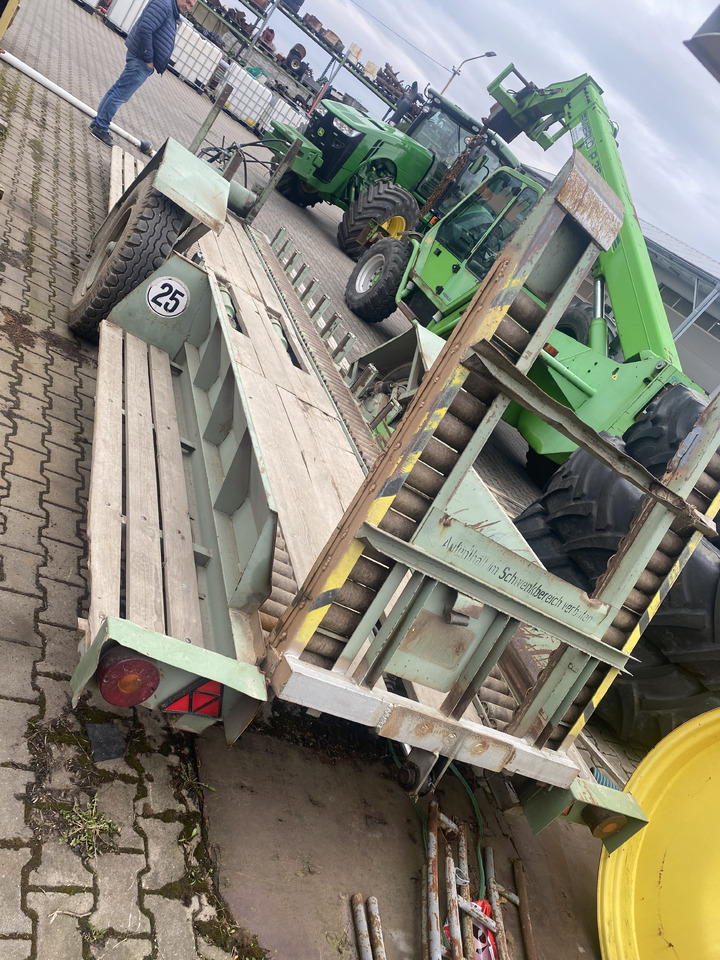 FORTSCHRITT HTS 30.04/1 Przyczepa do skrzyniopalet samowyladowcza - Remolque agrícola: foto 4 FORTSCHRITT HTS 30.04/1 Przyczepa do skrzyniopalet samowyladowcza - Remolque agrícola: foto 4