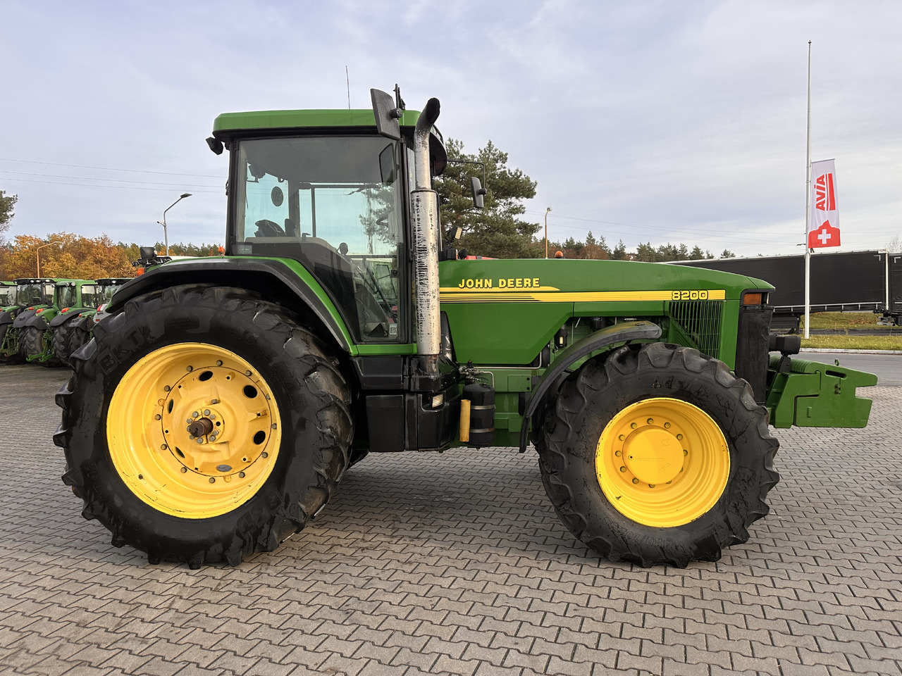 John Deere 8200 PowerShift 8.1 - Tractor: foto 3 John Deere 8200 PowerShift 8.1 - Tractor: foto 3