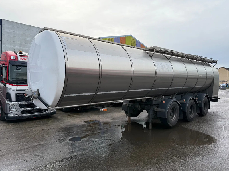 Burg O-3-45T, 2 AXEL STEERING,34000 LITER - Semirremolque cisterna: foto 1 Burg O-3-45T, 2 AXEL STEERING,34000 LITER - Semirremolque cisterna: foto 1