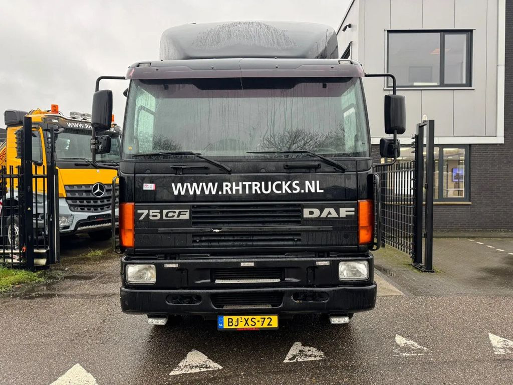 DAF CF 75.290 4X2 EURO 3 MANUAL GEAR + VANGMUIL - Cabeza tractora: foto 3 DAF CF 75.290 4X2 EURO 3 MANUAL GEAR + VANGMUIL - Cabeza tractora: foto 3
