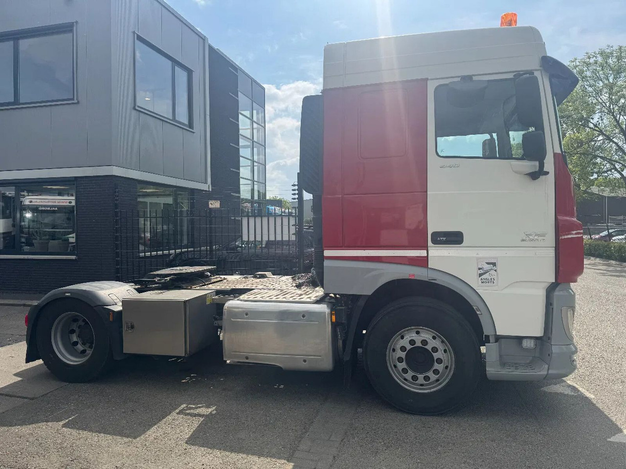 DAF XF 440 4X2 EURO 6 STANDKLIMA NIGHT LOCK - Cabeza tractora: foto 4 DAF XF 440 4X2 EURO 6 STANDKLIMA NIGHT LOCK - Cabeza tractora: foto 4