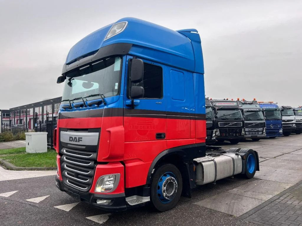 DAF XF 440 4X2 MEGA 678.649km - Cabeza tractora: foto 1 DAF XF 440 4X2 MEGA 678.649km - Cabeza tractora: foto 1