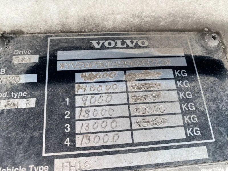 Cabeza tractora Volvo FH 16.700 FH16-700 8X4 140 TON FULL STEEL: foto 15