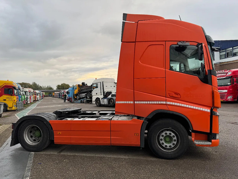 Volvo FH 460 4X2 EURO 6 KB CHASSIS SKIRTS STANDKLIMA - Cabeza tractora: foto 4 Volvo FH 460 4X2 EURO 6 KB CHASSIS SKIRTS STANDKLIMA - Cabeza tractora: foto 4