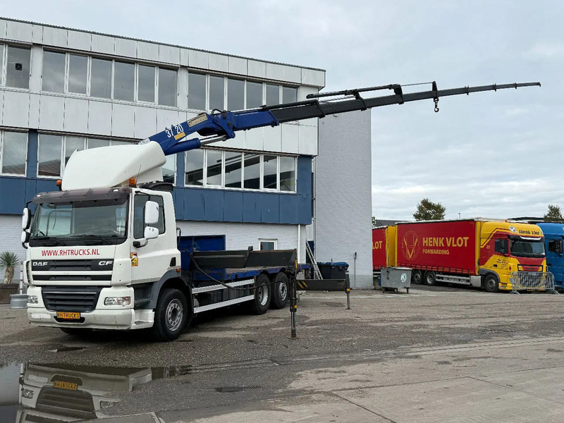 DAF CF 85 6X2 EURO 5 + HMF 37 TON/M + REMOTE CONTROL - Camión grúa: foto 2 DAF CF 85 6X2 EURO 5 + HMF 37 TON/M + REMOTE CONTROL - Camión grúa: foto 2