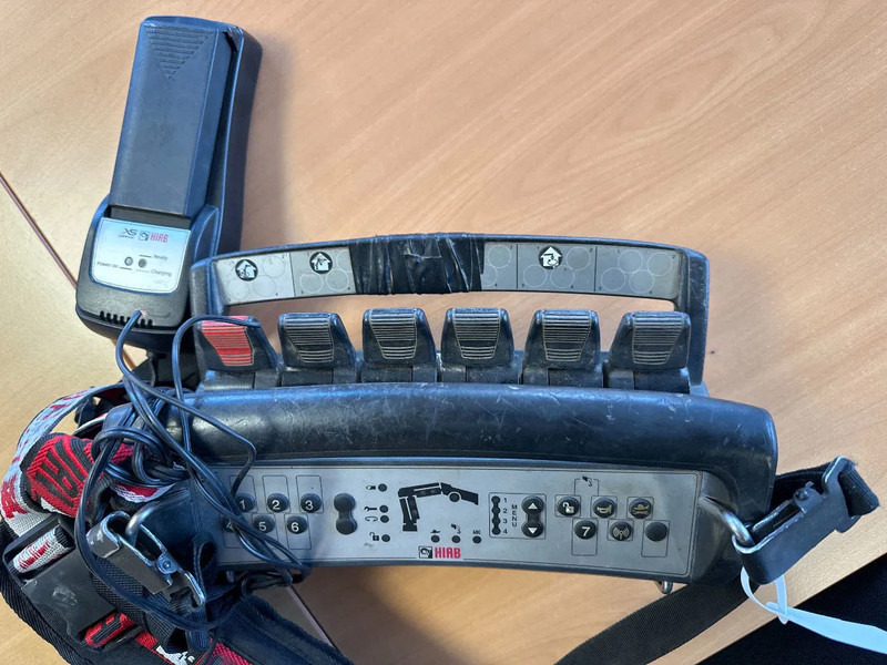 Fruehauf MET HIAB 122E-3 REMOTE CONTROLE, 2014 - Semirremolque plataforma/ Caja abierta: foto 4 Fruehauf MET HIAB 122E-3 REMOTE CONTROLE, 2014 - Semirremolque plataforma/ Caja abierta: foto 4