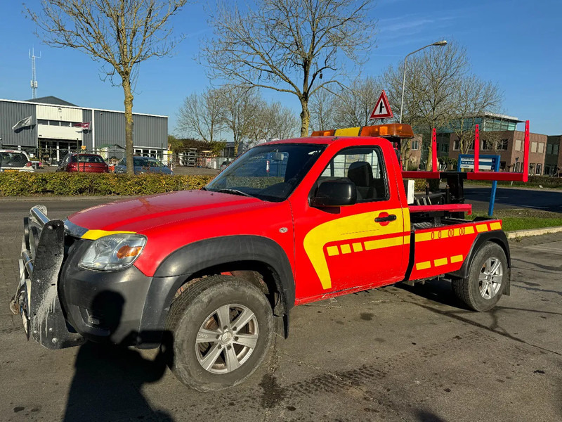 Mazda BT-50 4X4 + TOW TRUCK + DOUBLE WINCH + REMOTE - Furgoneta: foto 1 Mazda BT-50 4X4 + TOW TRUCK + DOUBLE WINCH + REMOTE - Furgoneta: foto 1