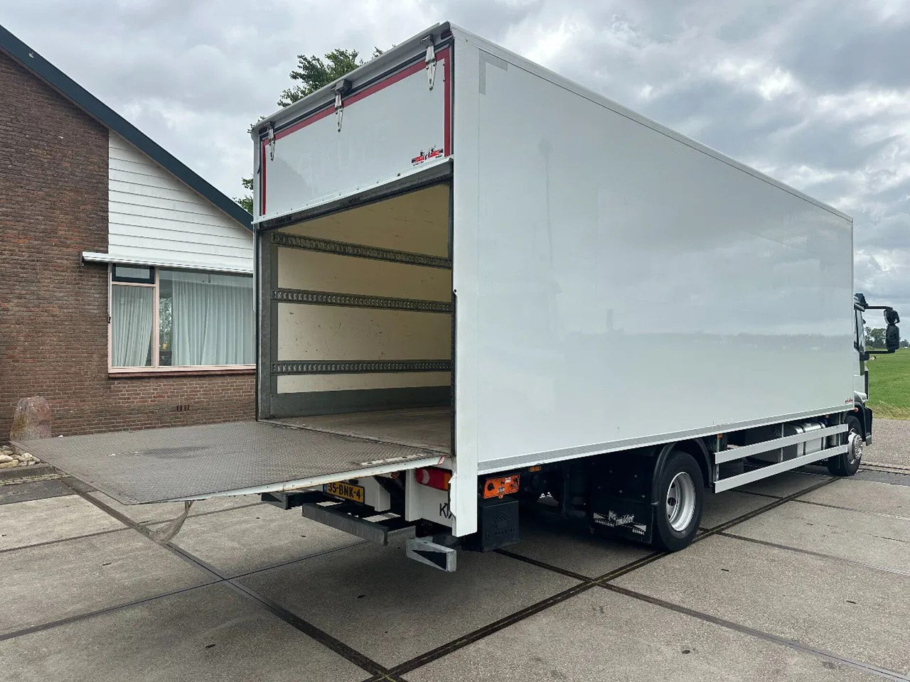 Iveco ML 150 -220, DHOLLANDIA LIFT, BOX 760X250X250 CM - Camión caja cerrada: foto 4 Iveco ML 150 -220, DHOLLANDIA LIFT, BOX 760X250X250 CM - Camión caja cerrada: foto 4